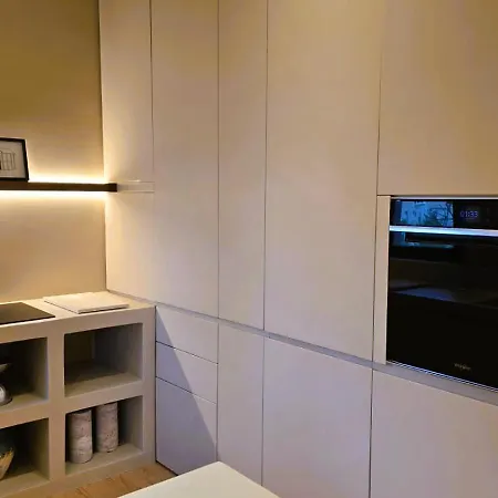 Vila Cipressi By Victoria Palace