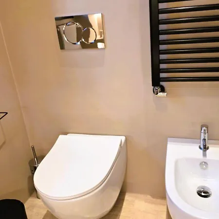 Cipressi By Victoria Palace *