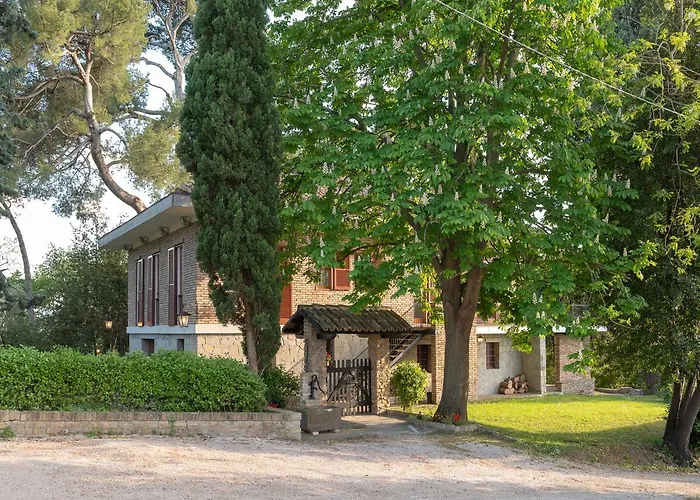 Cipressi By Victoria Palace *