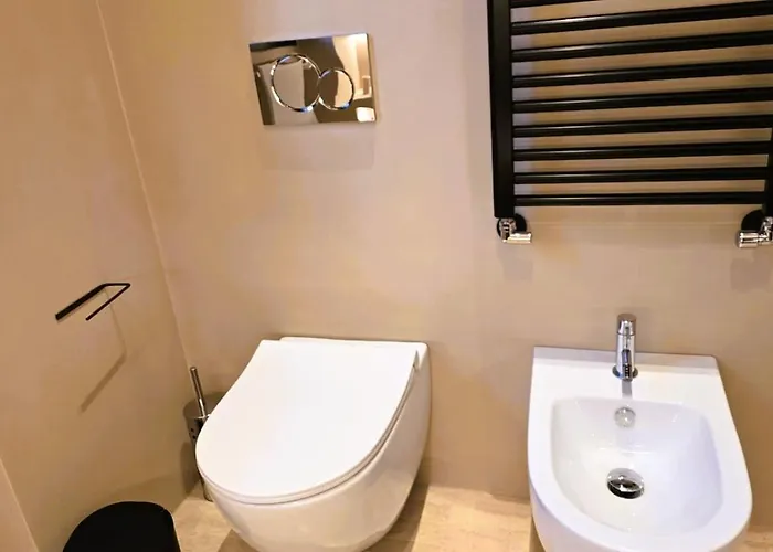 Cipressi By Victoria Palace *