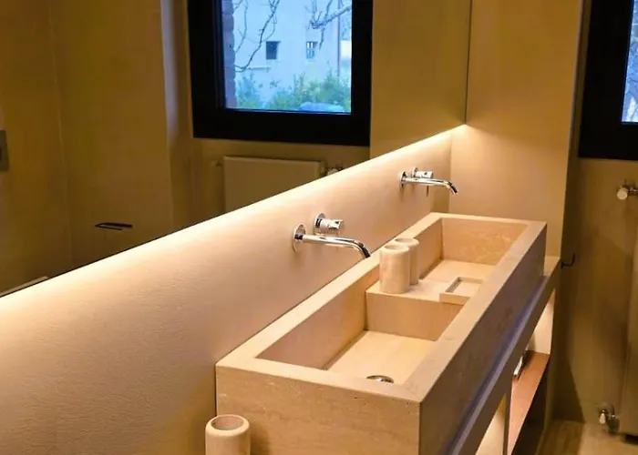 Cipressi By Victoria Palace *